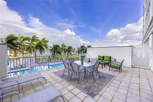 Naples, FL 34108,400 Flagship DR #305