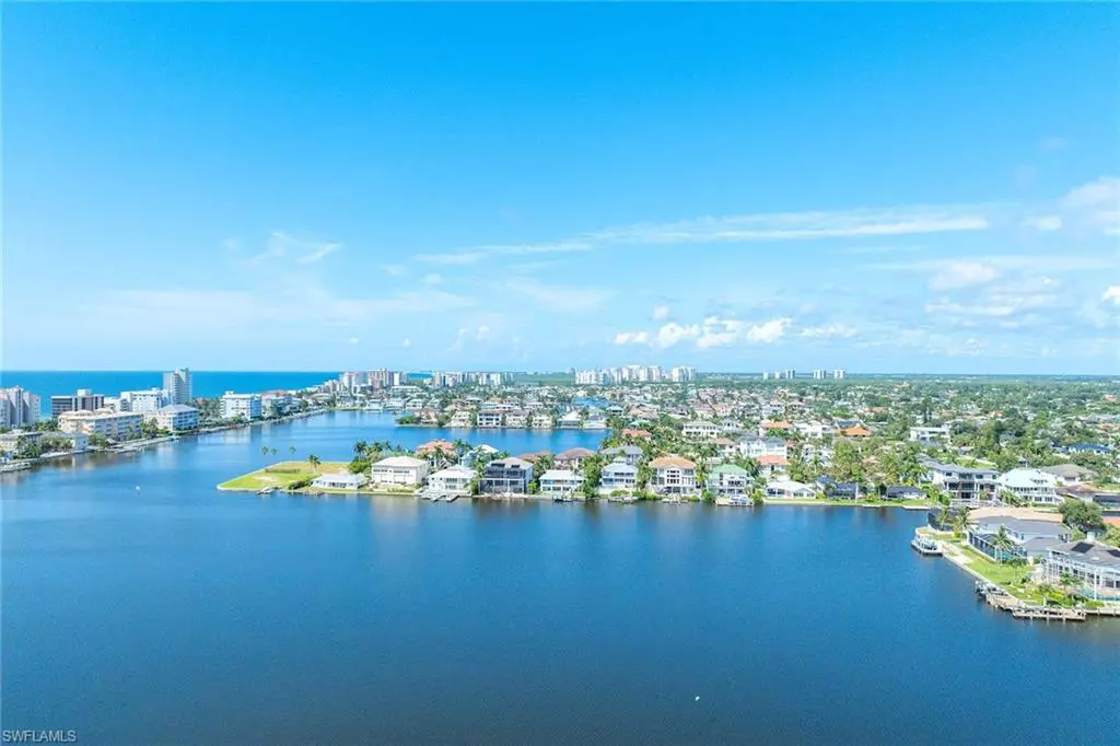 Naples, FL 34108,400 Flagship DR #305