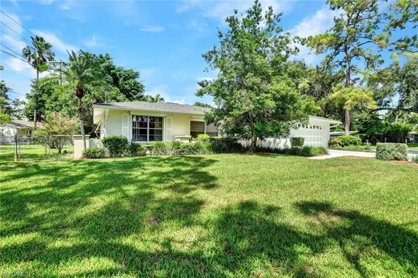 Naples, FL 34110,521 Piper BLVD