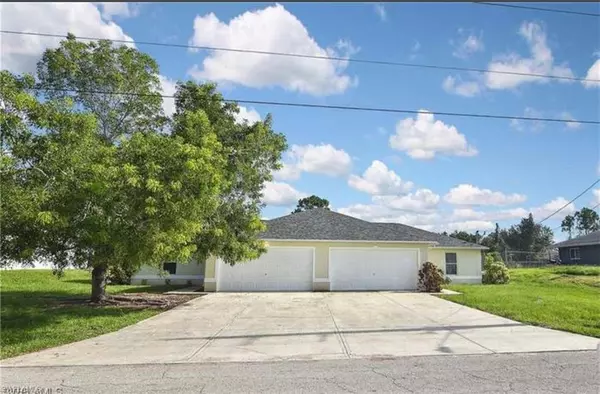 4606 Douglas LN, Lehigh Acres, FL 33973