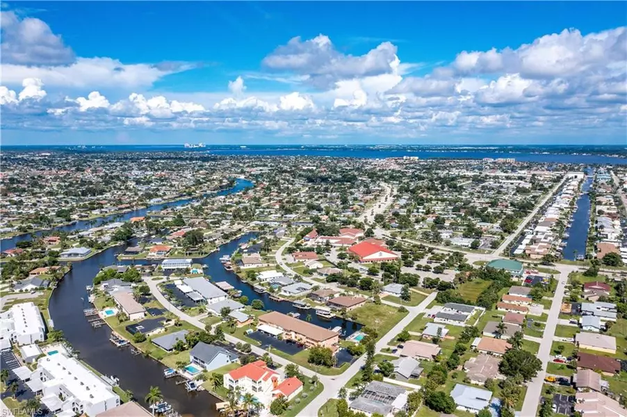 4543 SE 6th PL #1F, Cape Coral, FL 33904