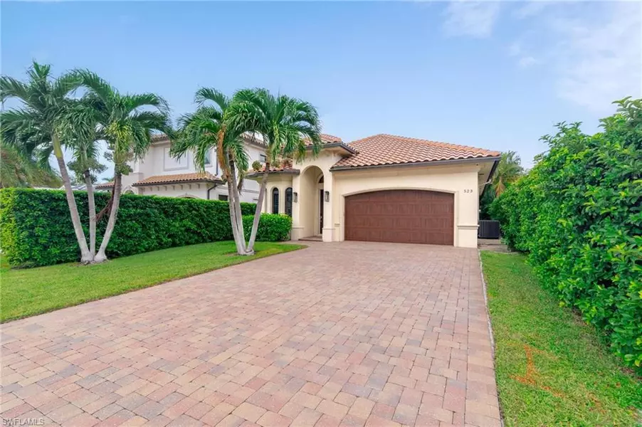 523 97th AVE N, Naples, FL 34108