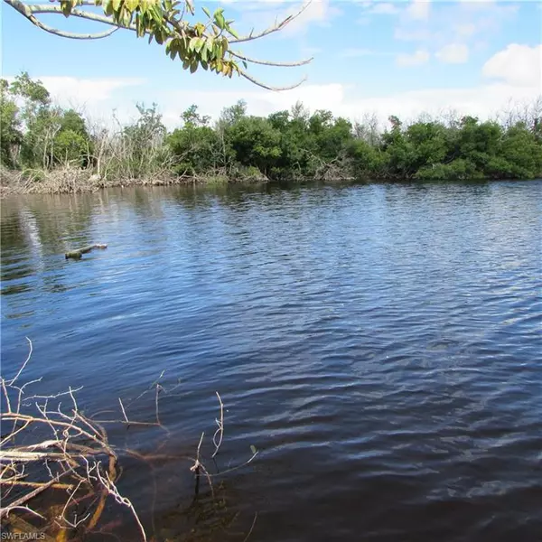 Matlacha, FL 33993,4195 Pine Island RD NW