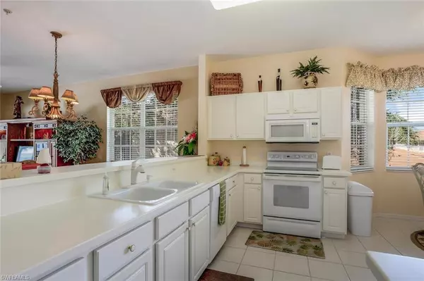 Naples, FL 34114,3972 Bishopwood CT E #206