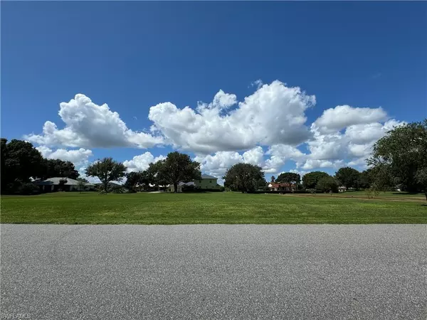 Lake Placid, FL 33852,13 Meadowlake CIR S