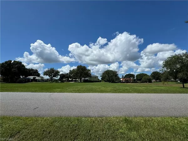 Lake Placid, FL 33852,13 Meadowlake CIR S