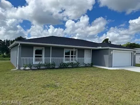 Lehigh Acres, FL 33972,555 Oakshire LN