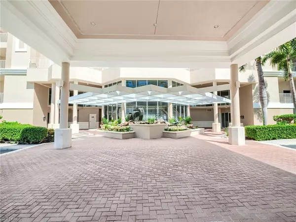 Fort Myers Beach, FL 33931,4141 Bay Beach LN #492