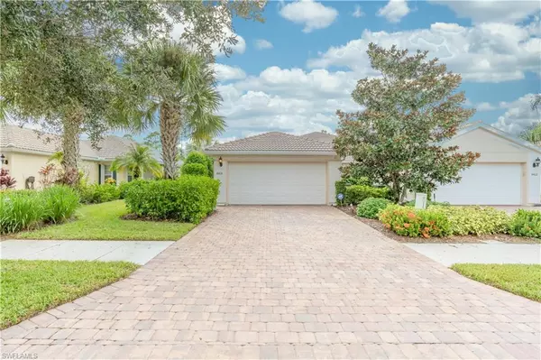 Naples, FL 34114,8418 Karina CT