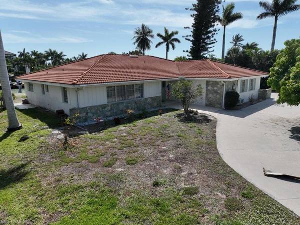 961 Scott DR, Marco Island, FL 34145