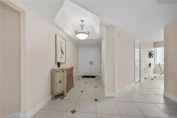 Naples, FL 34108,7117 Pelican Bay BLVD #1101