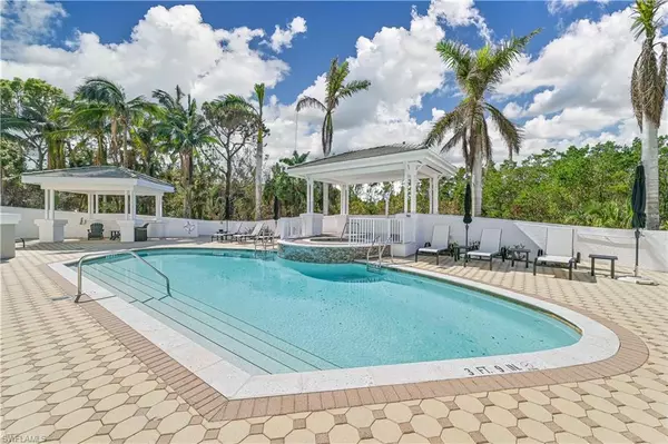 Naples, FL 34110,300 Dunes BLVD #2