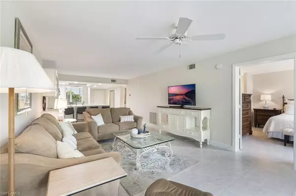 Naples, FL 34110,285 Naples Cove DR #1504