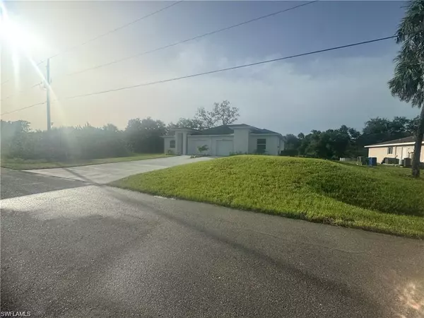 Lehigh Acres, FL 33973,4739 / 4737 14th ST SW