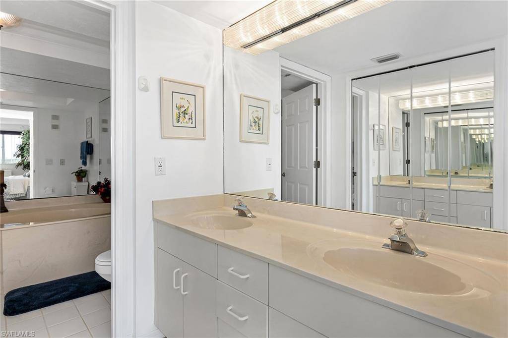Naples, FL 34110,300 Horse Creek DR #408