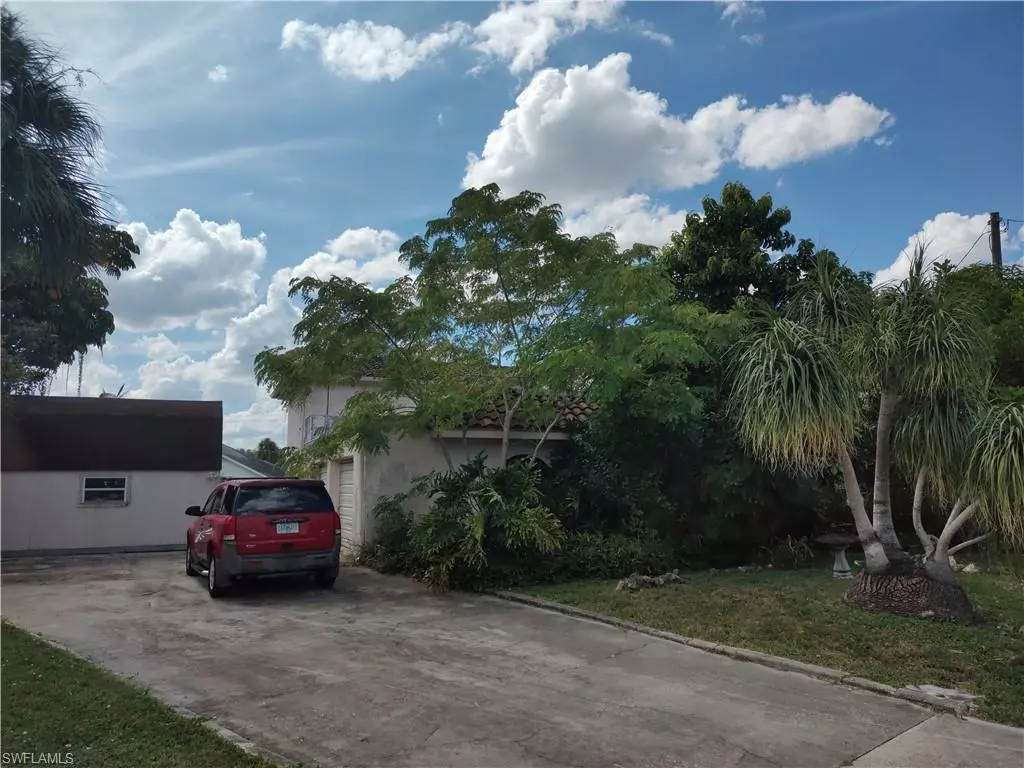 North Fort Myers, FL 33903,793 Hydrangea DR