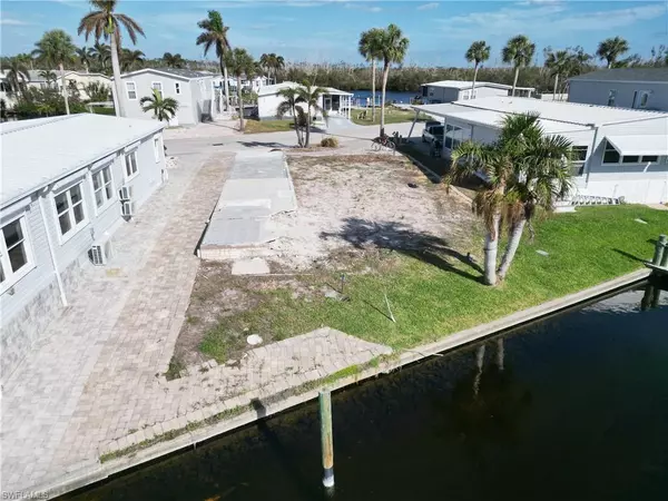 Fort Myers Beach, FL 33931,17740 Bryan CT