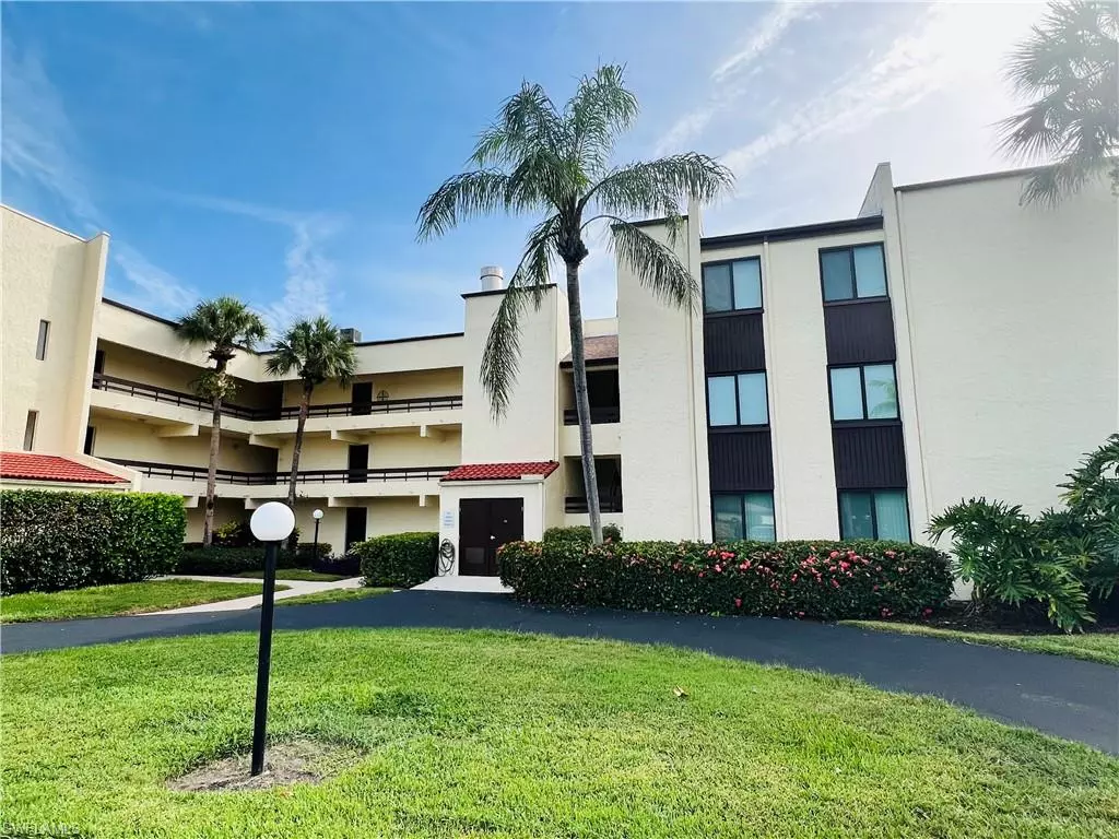 Naples, FL 34112,3635 BOCA CIEGA DR #205