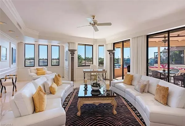 Naples, FL 34103,4400 Gulf Shore BLVD N #3-305