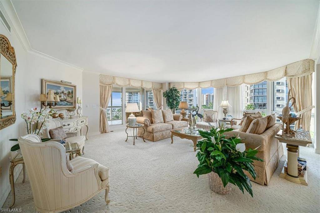 Naples, FL 34103,4021 Gulf Shore BLVD N #506
