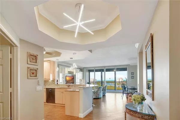 Naples, FL 34110,420 Cove Tower DR #903