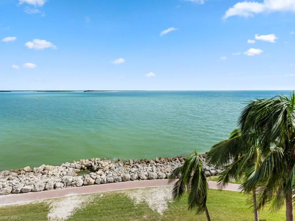 Marco Island, FL 34145,970 Cape Marco DR #402