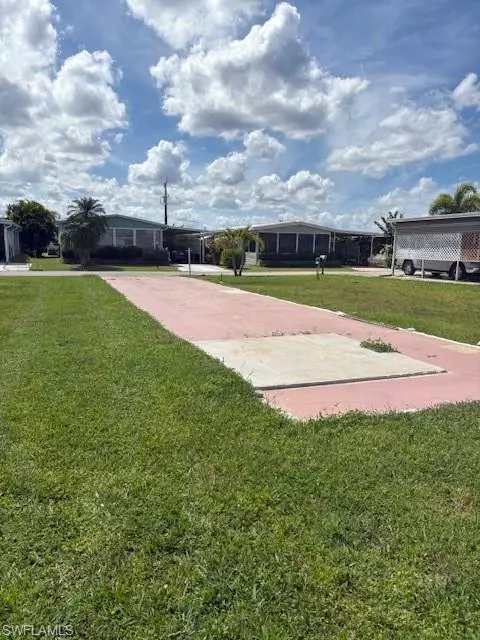 5511 Miles Standish LN, North Fort Myers, FL 33917