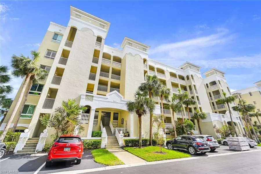 7671 Pebble Creek CIR #303, Naples, FL 34108