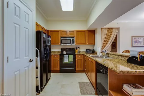 Estero, FL 33928,20201 Estero Gardens CIR #104