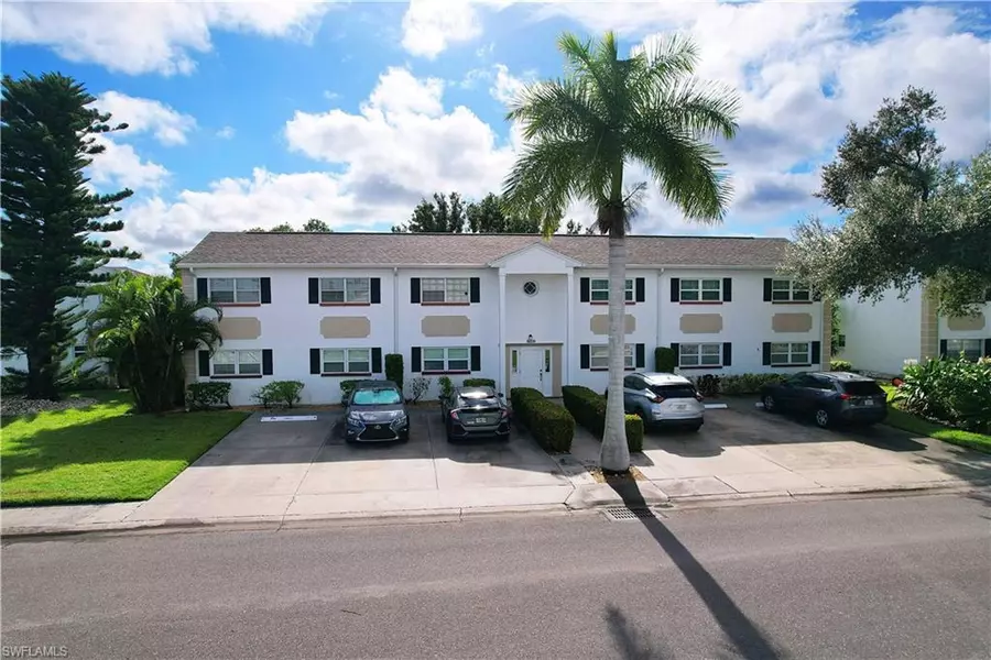 7007 Cedarhurst DR #7D, Fort Myers, FL 33919