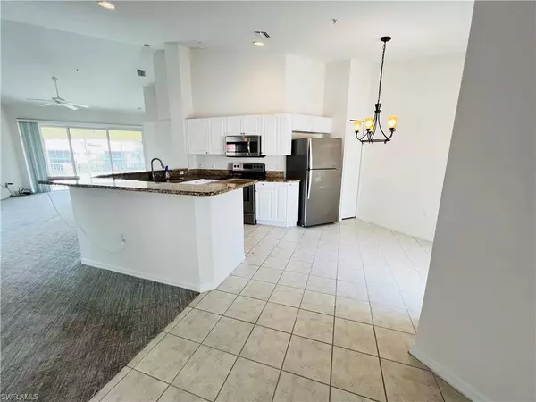 Naples, FL 34110,5430 Worthington LN #201