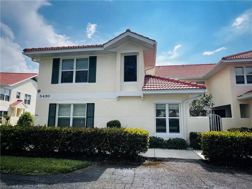 Naples, FL 34110,5430 Worthington LN #201