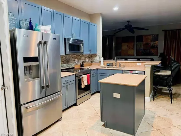 9010 Gladiolus Preserve CIR, Fort Myers, FL 33908