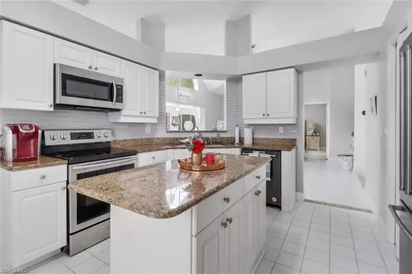 Naples, FL 34104,121 Saint James WAY