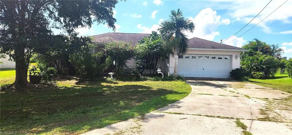 850 Woodridge CIR, Fort Myers, FL 33913