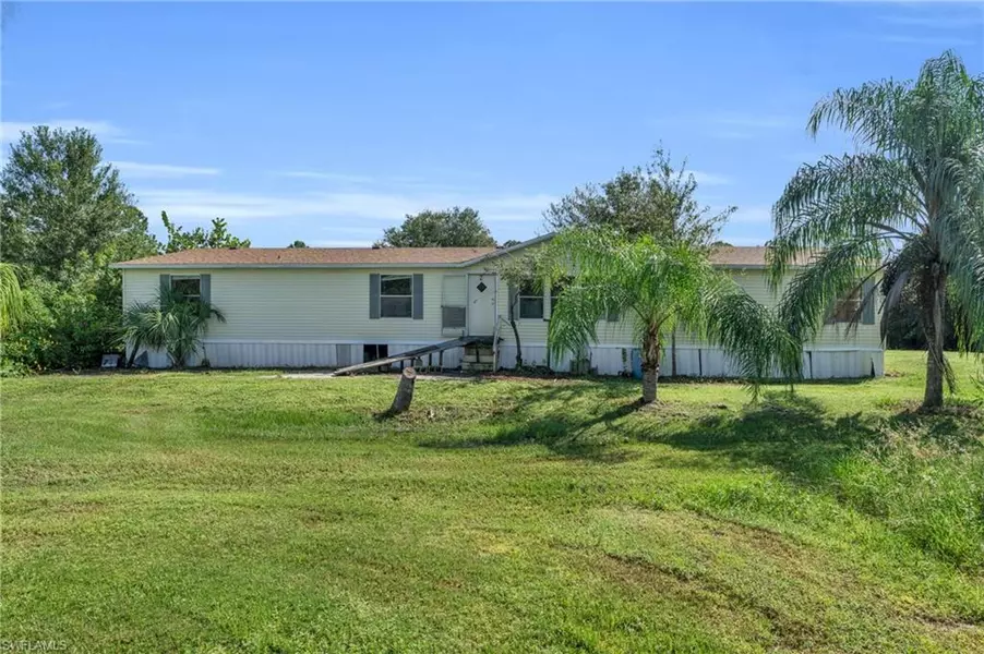 1370 Crescent AVE, Labelle, FL 33935