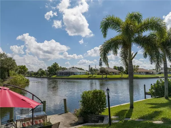 Cape Coral, FL 33990,209 SE 20th CT