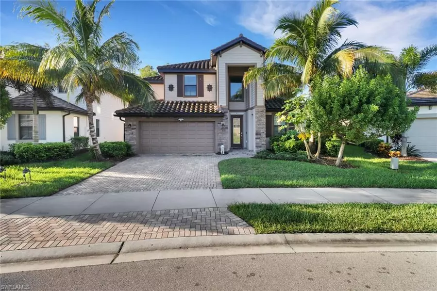 9399 Foxglove LN, Naples, FL 34120