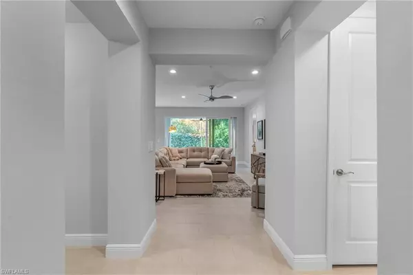 Naples, FL 34112,2640 Seychelles CIR #2802