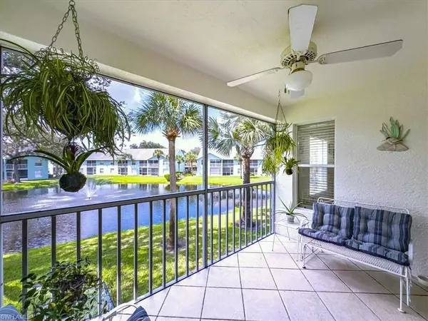 153 Wading Bird CIR #J-204, Naples, FL 34110