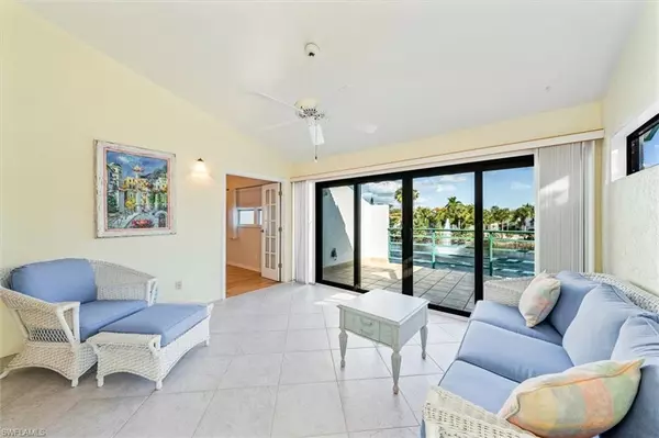 Naples, FL 34104,2233 Anchorage LN #D