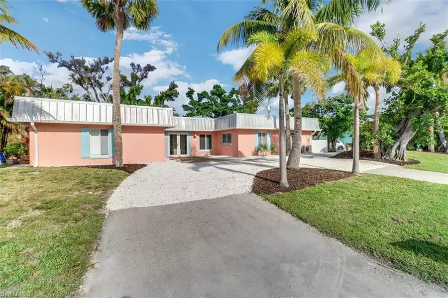 887 Casa Ybel RD, Sanibel, FL 33957