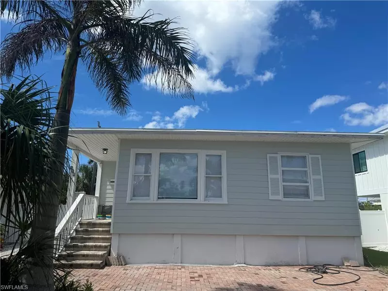 159 Pearl ST, Fort Myers Beach, FL 33931