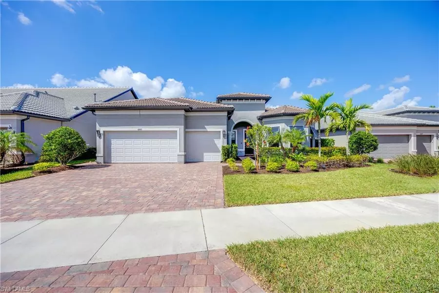 6883 Cocoplum ST, Naples, FL 34114