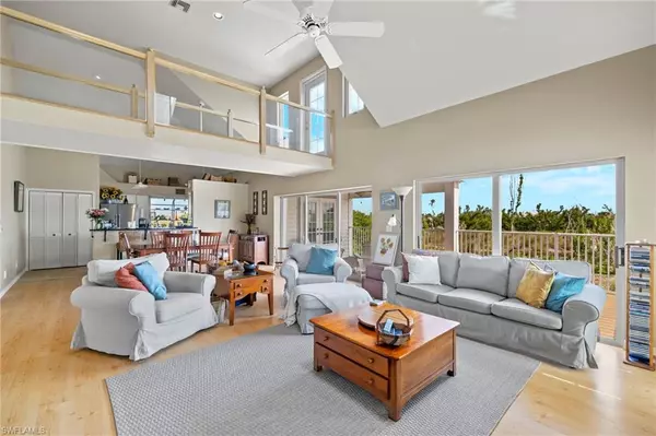 Sanibel, FL 33957,588 Hideaway CT