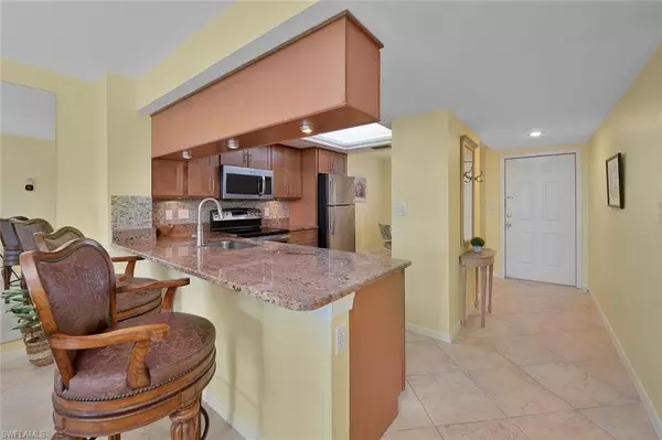 Naples, FL 34110,270 Naples Cove DR #3204