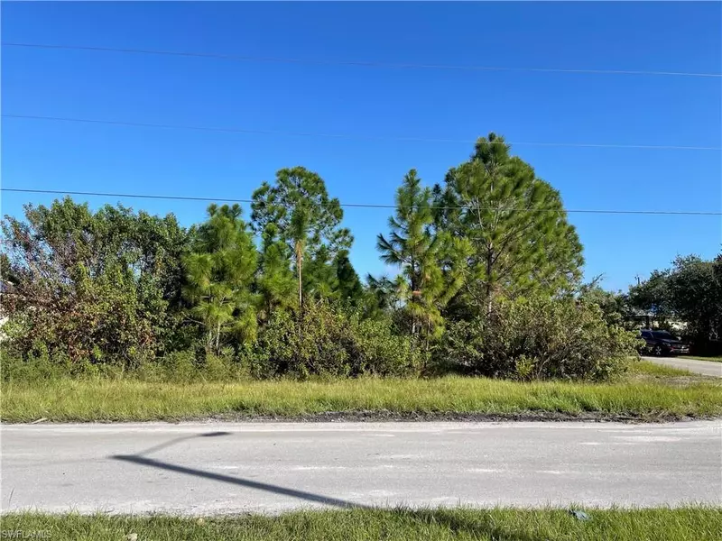 3716 13th ST W, Lehigh Acres, FL 33971