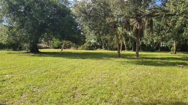 Fort Myers, FL 33916,3365 Edgewood AVE