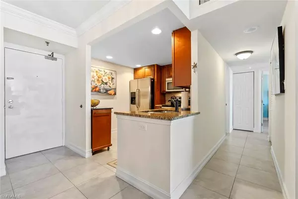 Marco Island, FL 34145,380 Seaview CT #1808