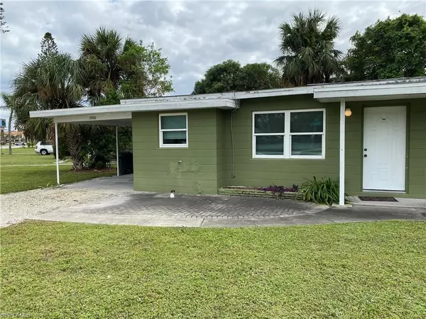 1906 Coronado RD, Fort Myers, FL 33901